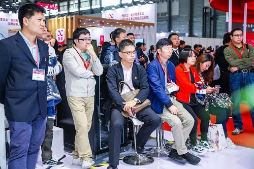 演講現(xiàn)場(chǎng).jpg 演講現(xiàn)場(chǎng).jpg